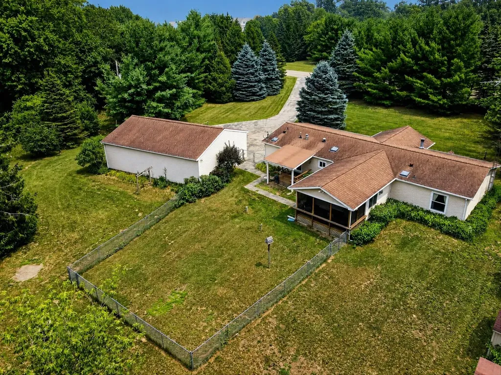11344 Dixon Road Tompkins Township MI 49277