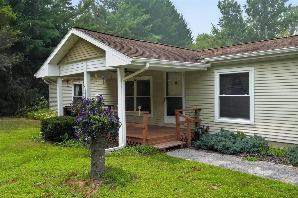 11344 Dixon Road Tompkins Township MI 49277