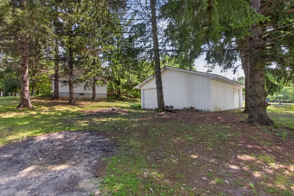 2367 Loomis Road Unknown City MI 49201