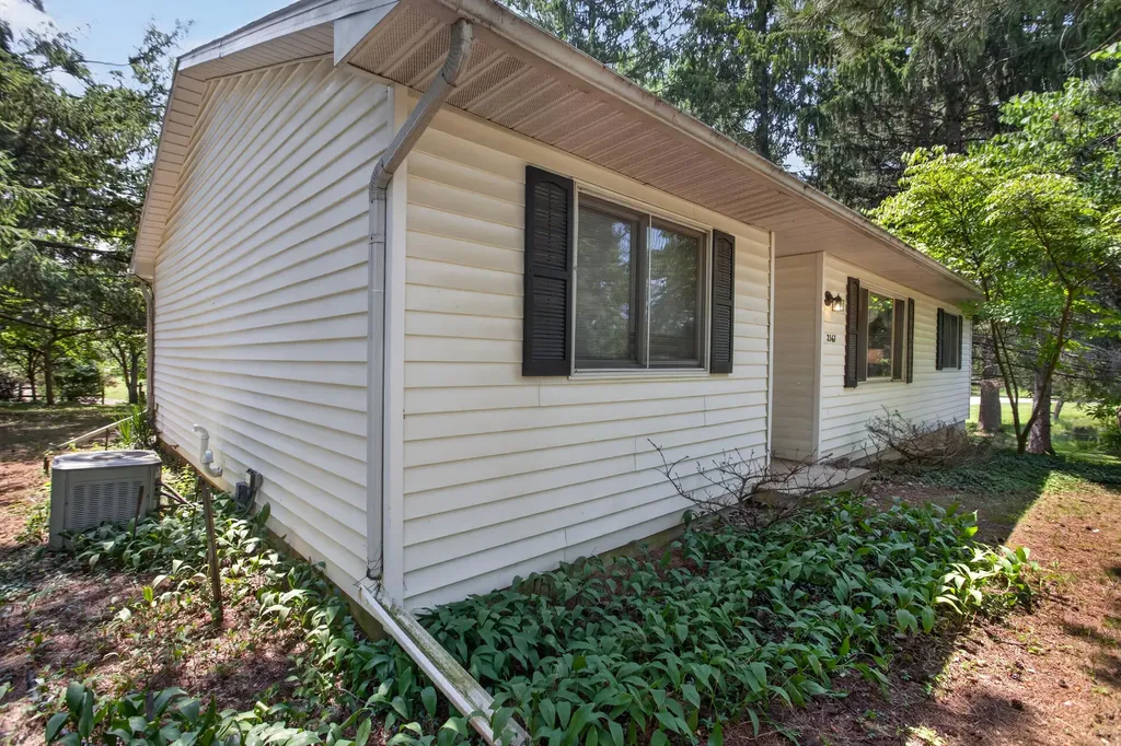 2367 Loomis Road Unknown City MI 49201