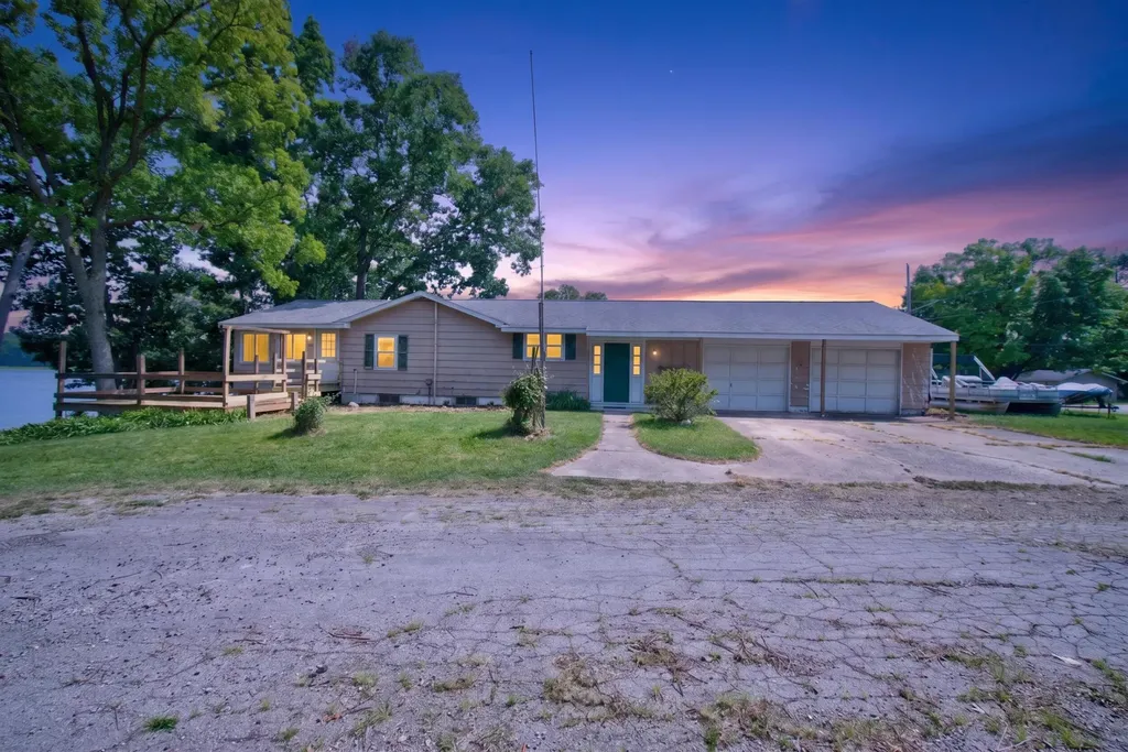 5000 Zygmunt Drive Leoni Township MI 49201