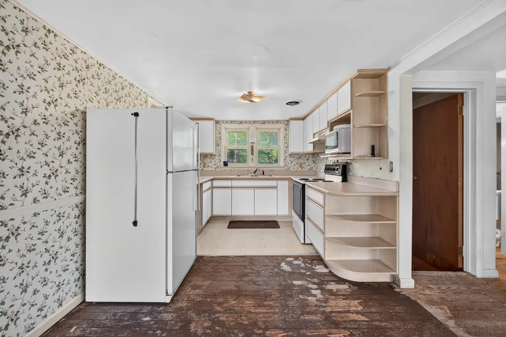 5000 Zygmunt Drive Leoni Township MI 49201