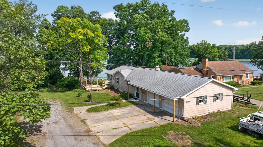 5000 Zygmunt Drive Leoni Township MI 49201