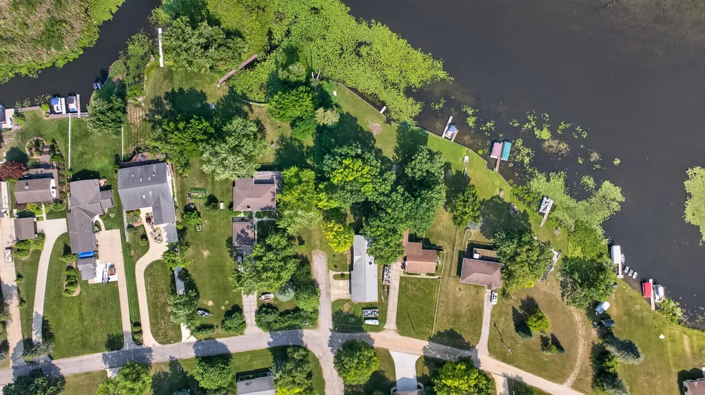 5000 Zygmunt Drive Leoni Township MI 49201