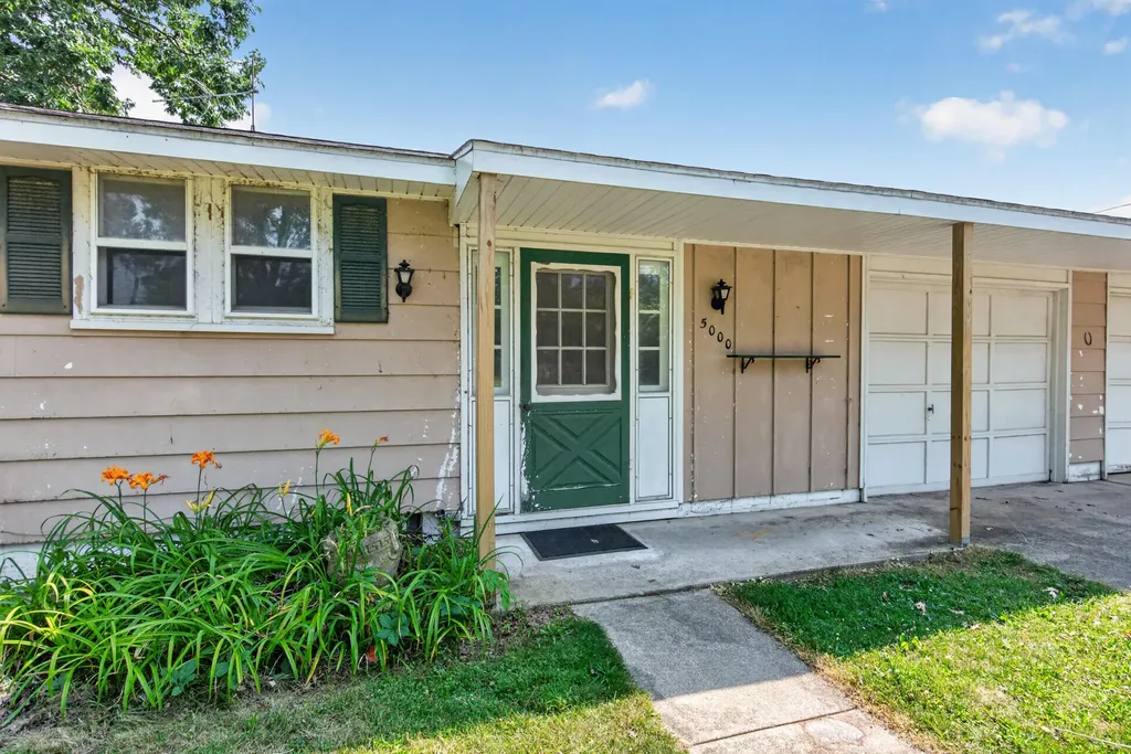 5000 Zygmunt Drive Leoni Township MI 49201