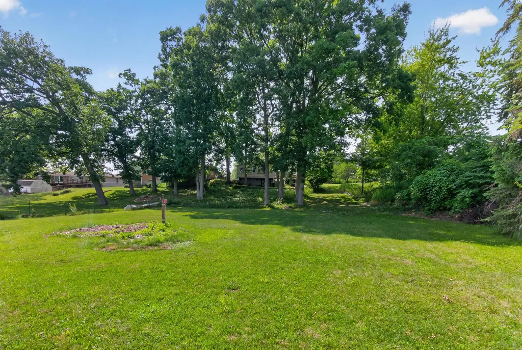 5000 Zygmunt Drive Leoni Township MI 49201