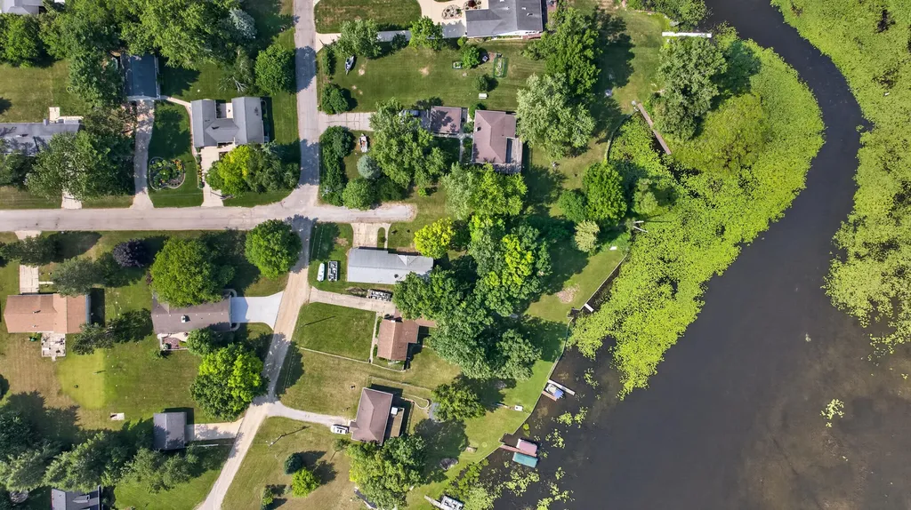 5000 Zygmunt Drive Leoni Township MI 49201