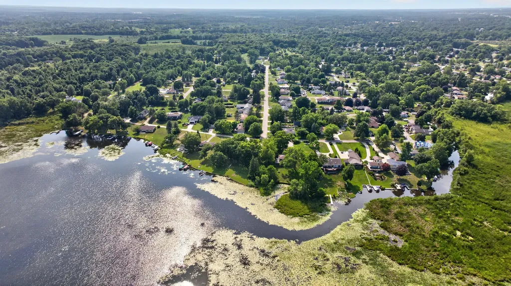 5000 Zygmunt Drive Leoni Township MI 49201