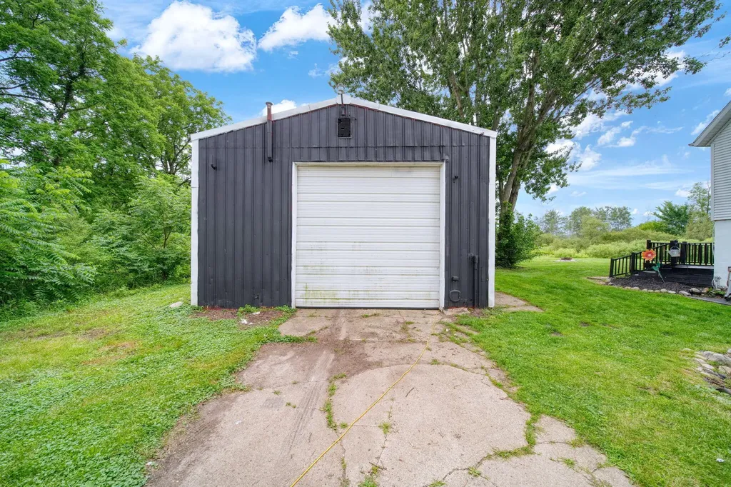6463 Maple Lane Road Tompkins Township MI 49277
