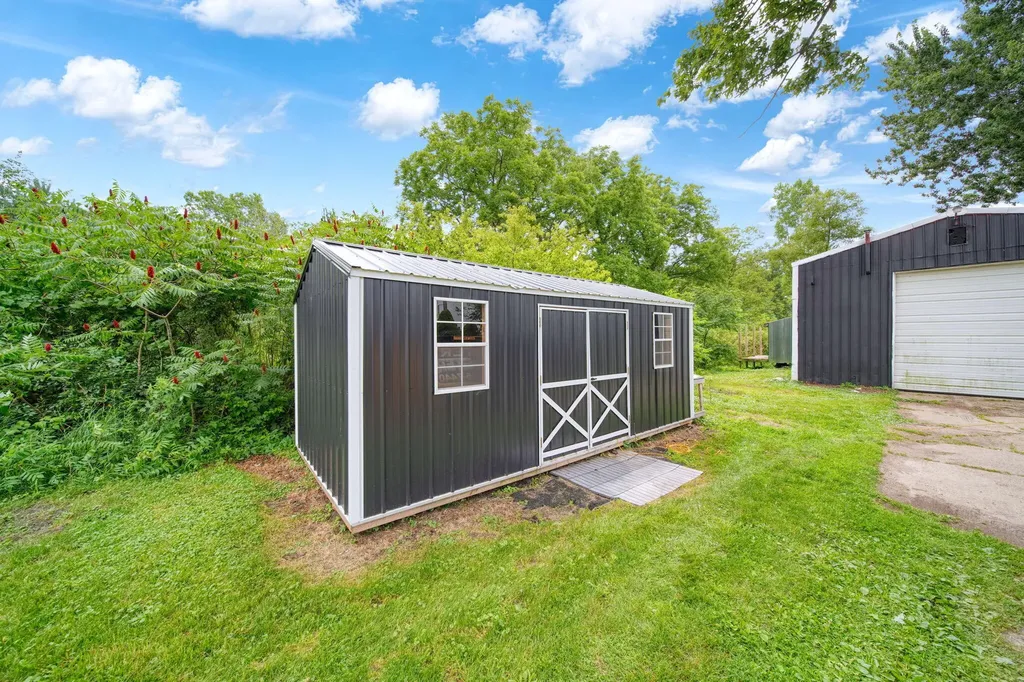 6463 Maple Lane Road Tompkins Township MI 49277