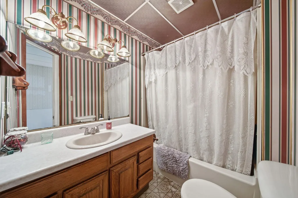 520 W Main Street Manchester Township MI 48158