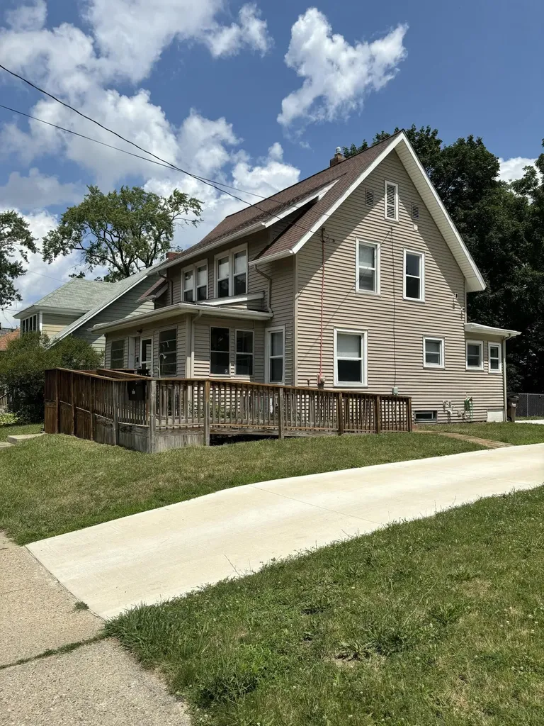 1021 Carl Breeding Way Jackson City MI 49203