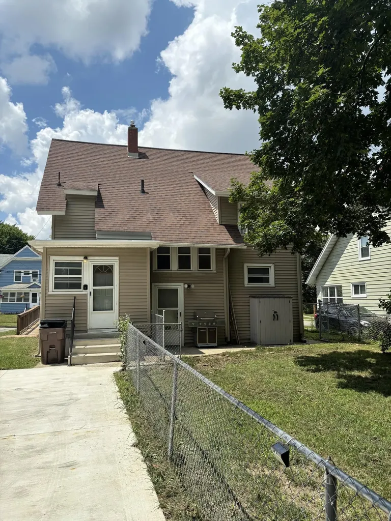 1021 Carl Breeding Way Jackson City MI 49203