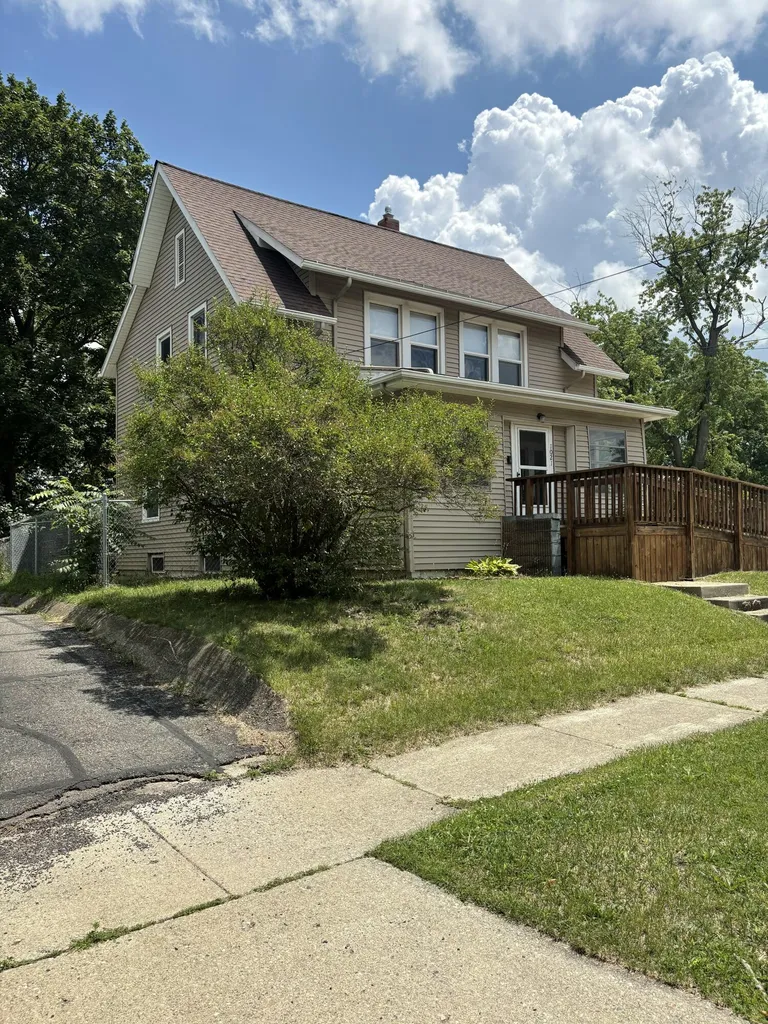 1021 Carl Breeding Way Jackson City MI 49203