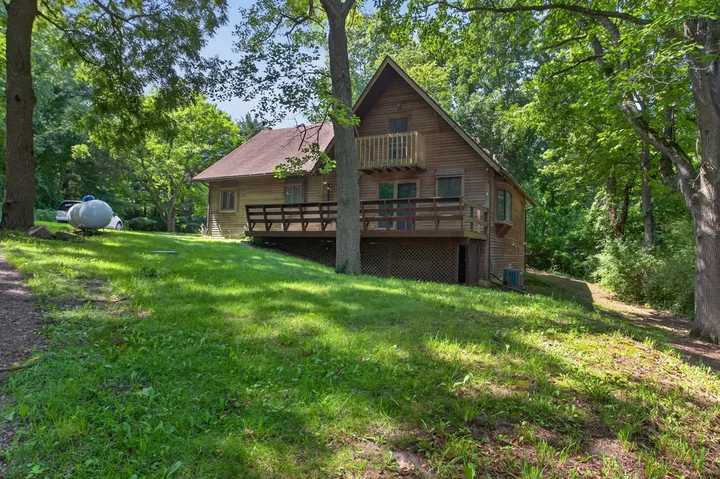 14555 Seymour Road Waterloo Township MI 49240