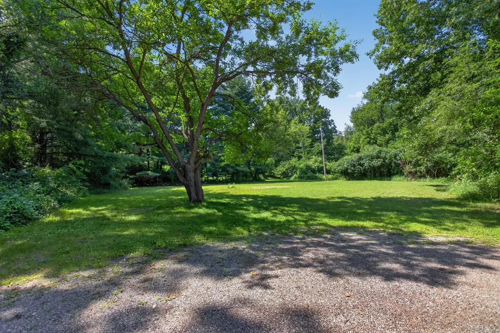 14555 Seymour Road Waterloo Township MI 49240