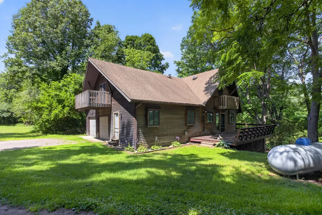 14555 Seymour Road Waterloo Township MI 49240