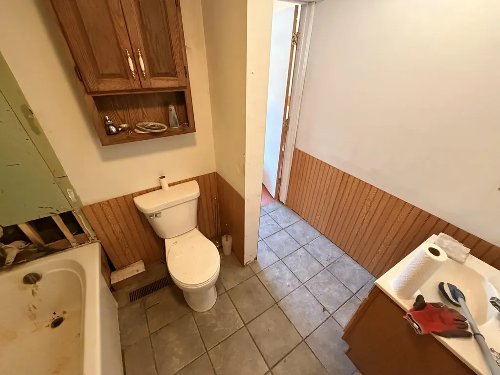 423 S Lakeside Drive Leoni Township MI 49254