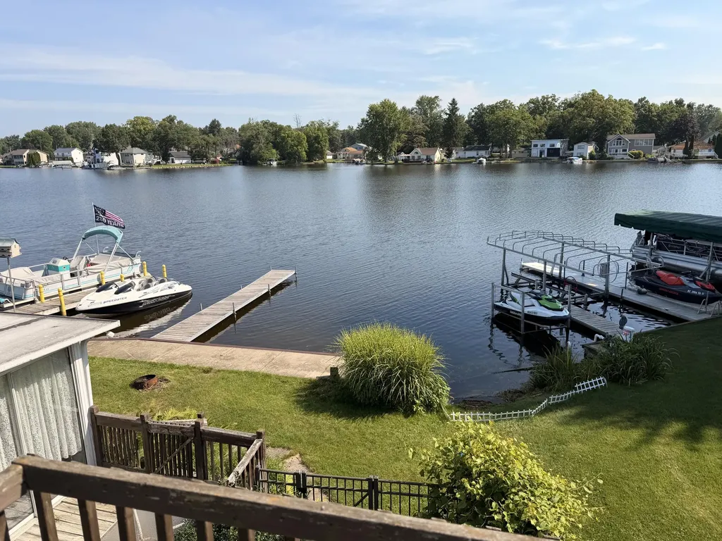 423 S Lakeside Drive Leoni Township MI 49254