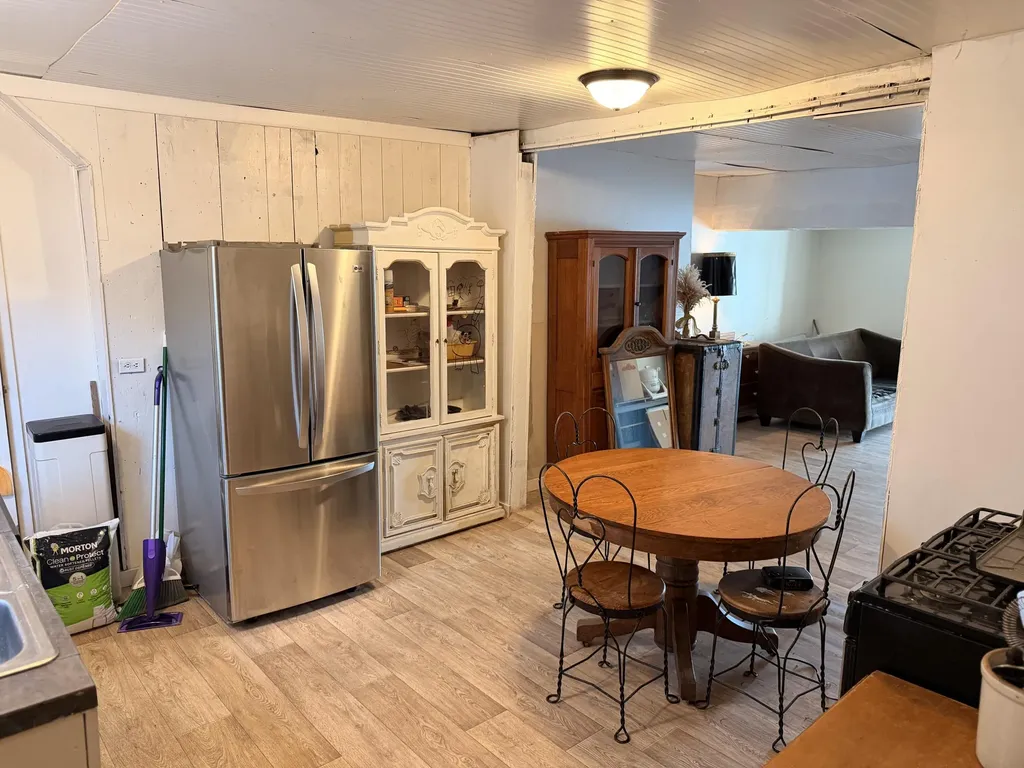 423 S Lakeside Drive Leoni Township MI 49254