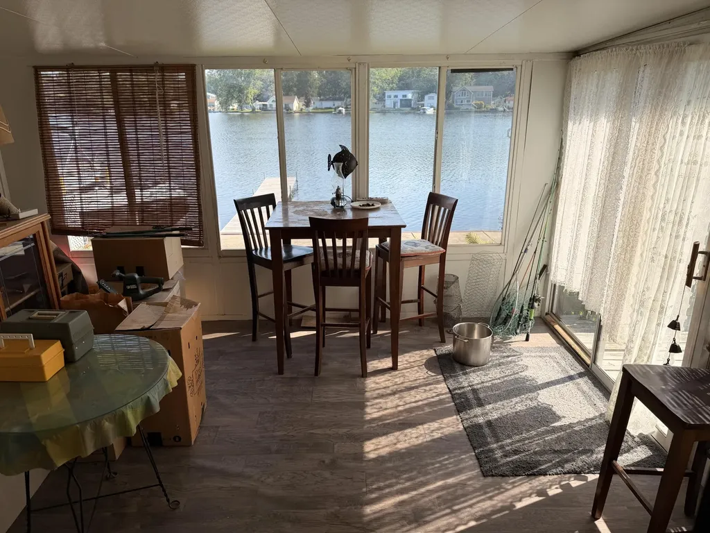 423 S Lakeside Drive Leoni Township MI 49254