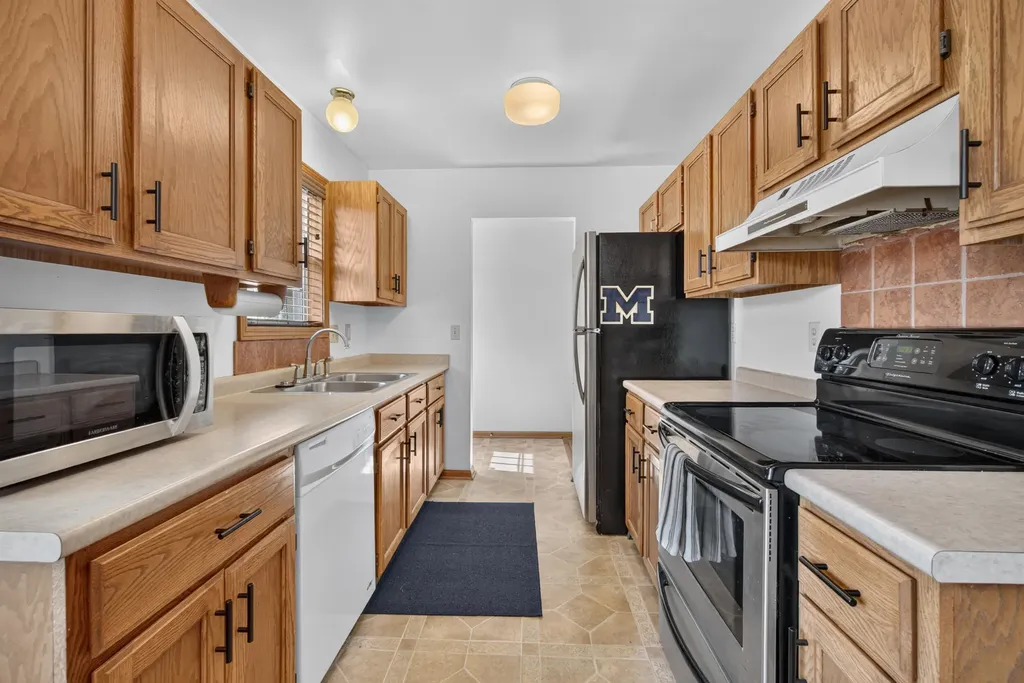 10224 Mizzen Lane Henrietta Township MI 49272