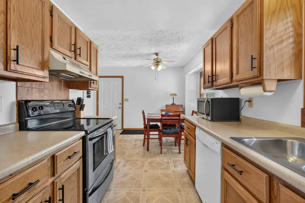 10224 Mizzen Lane Henrietta Township MI 49272