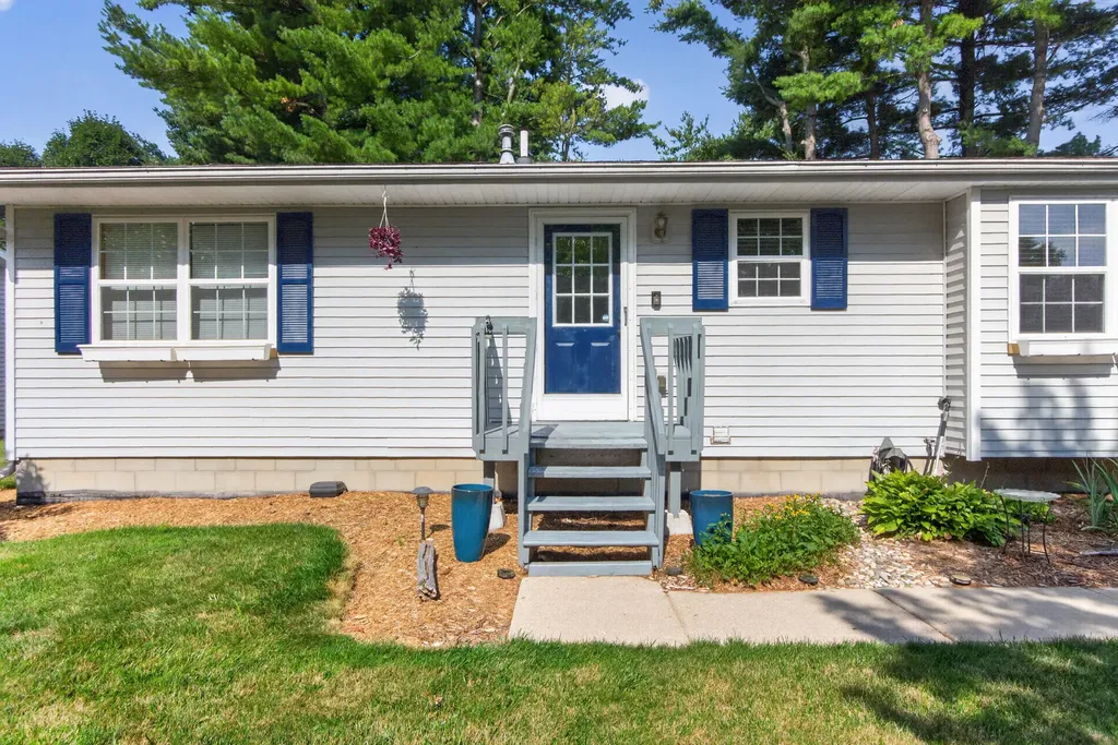 10224 Mizzen Lane Henrietta Township MI 49272