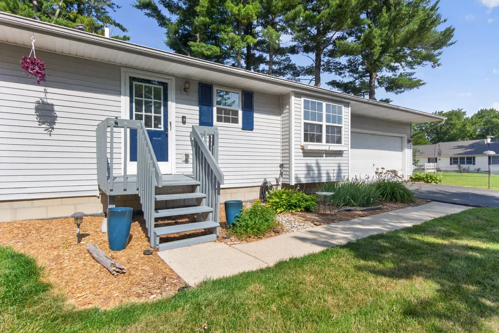 10224 Mizzen Lane Henrietta Township MI 49272