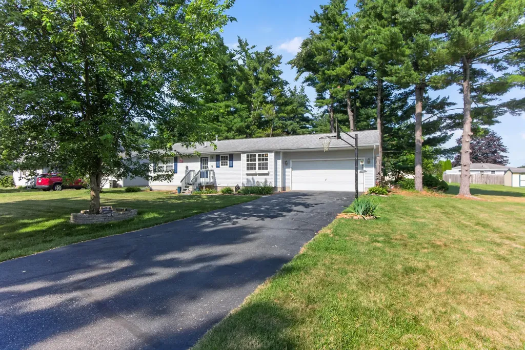 10224 Mizzen Lane Henrietta Township MI 49272