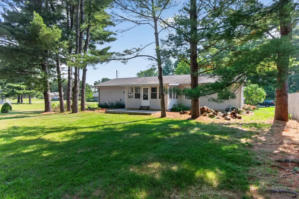 10224 Mizzen Lane Henrietta Township MI 49272