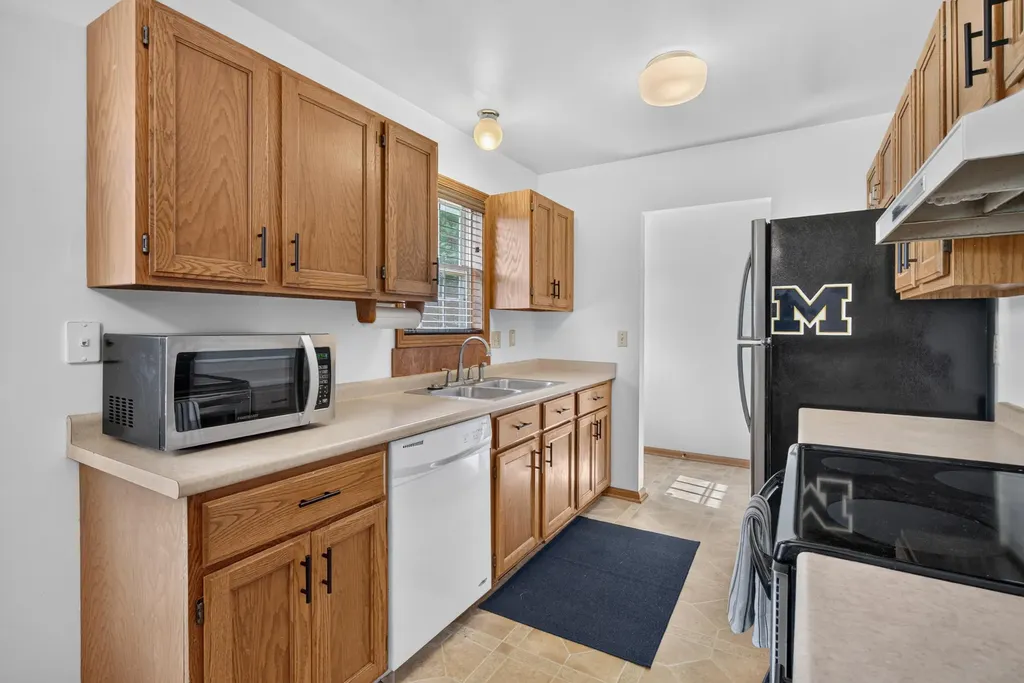 10224 Mizzen Lane Henrietta Township MI 49272