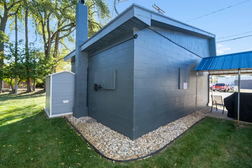 108 Grand Street Leoni Township MI 49254