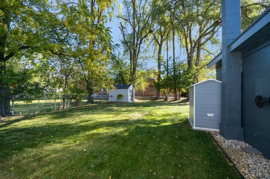 108 Grand Street Leoni Township MI 49254
