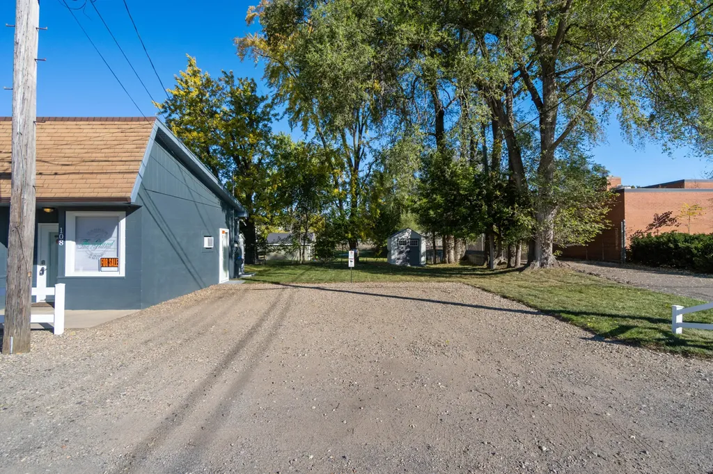 108 Grand Street Leoni Township MI 49254