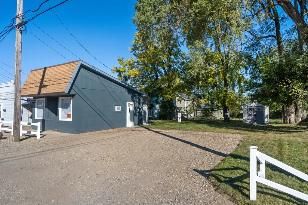 108 Grand Street Leoni Township MI 49254