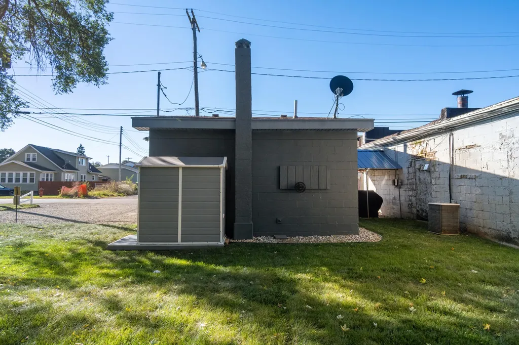 108 Grand Street Leoni Township MI 49254
