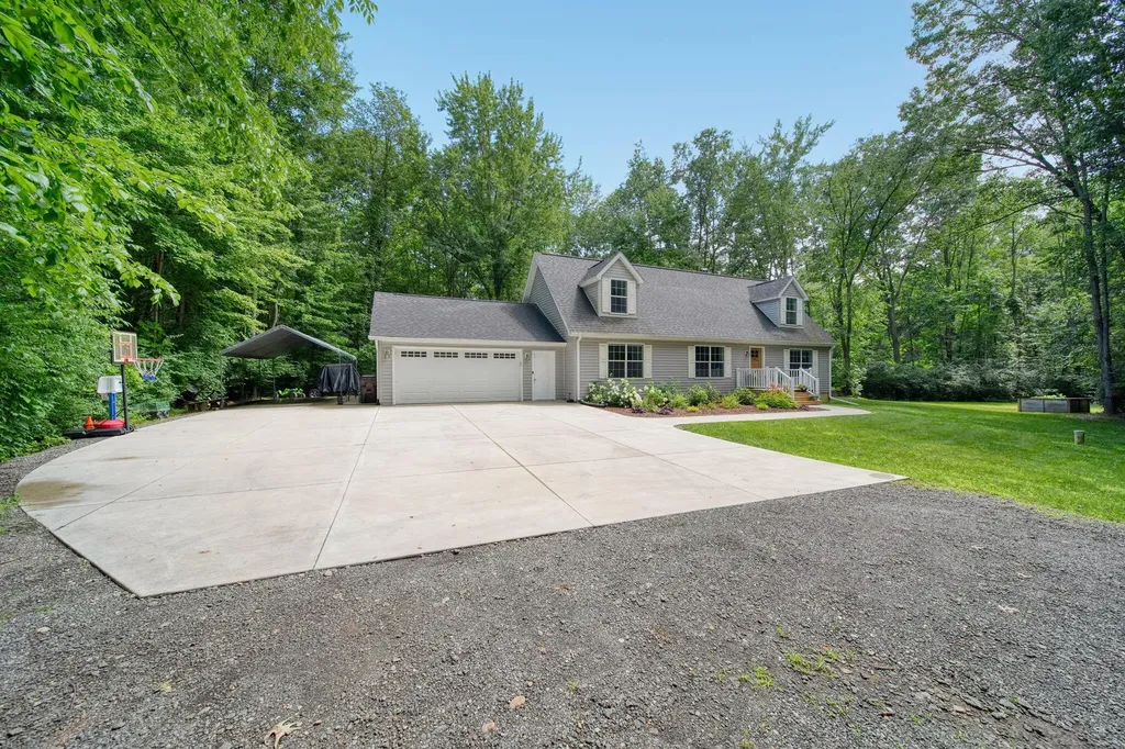 4909 Slayton Road Spring Arbor Township MI 49201