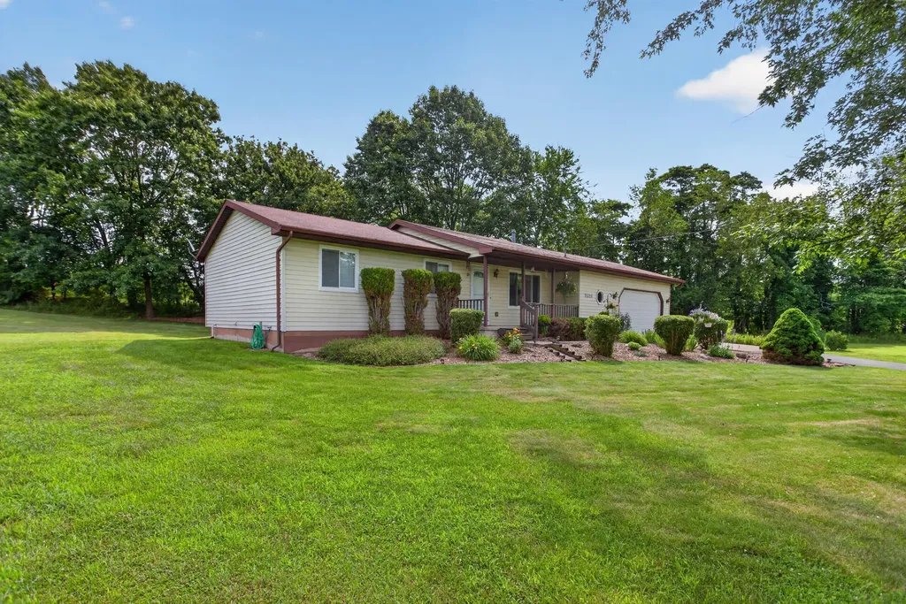 3651 Dexter Trail Stockbridge Township MI 49285