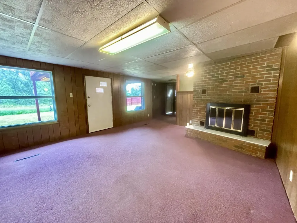 1806 Barr Street Hillsdale City MI 49242