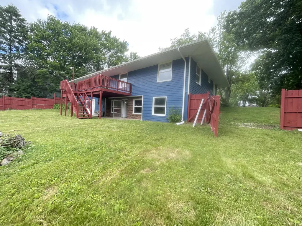 1806 Barr Street Hillsdale City MI 49242