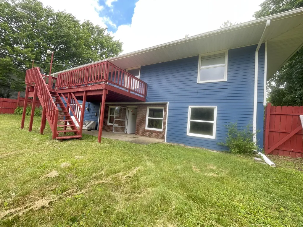 1806 Barr Street Hillsdale City MI 49242
