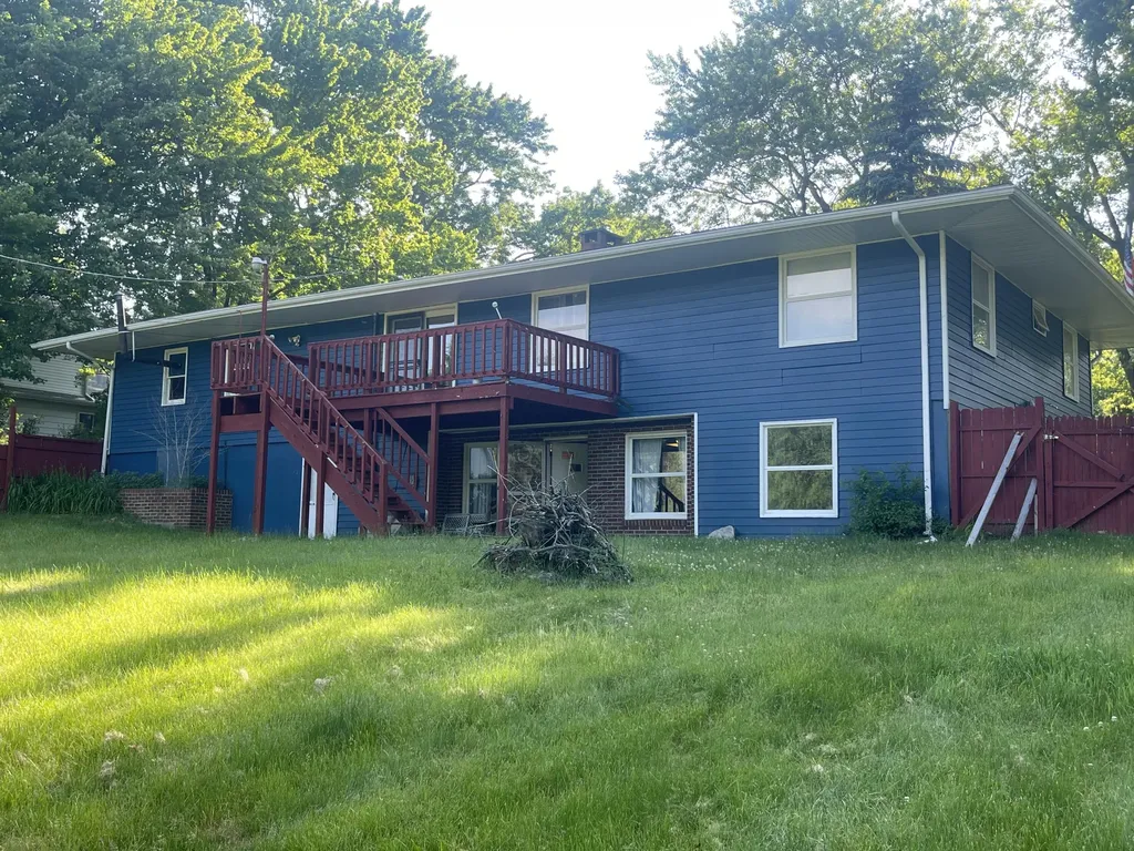 1806 Barr Street Hillsdale City MI 49242