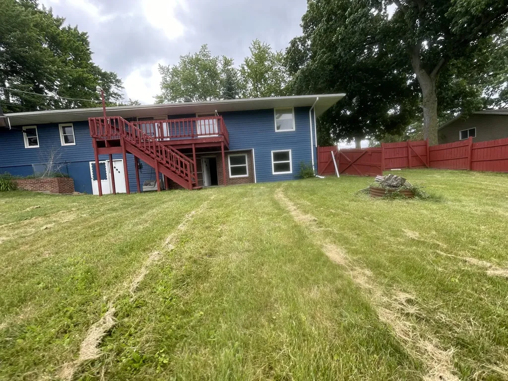 1806 Barr Street Hillsdale City MI 49242