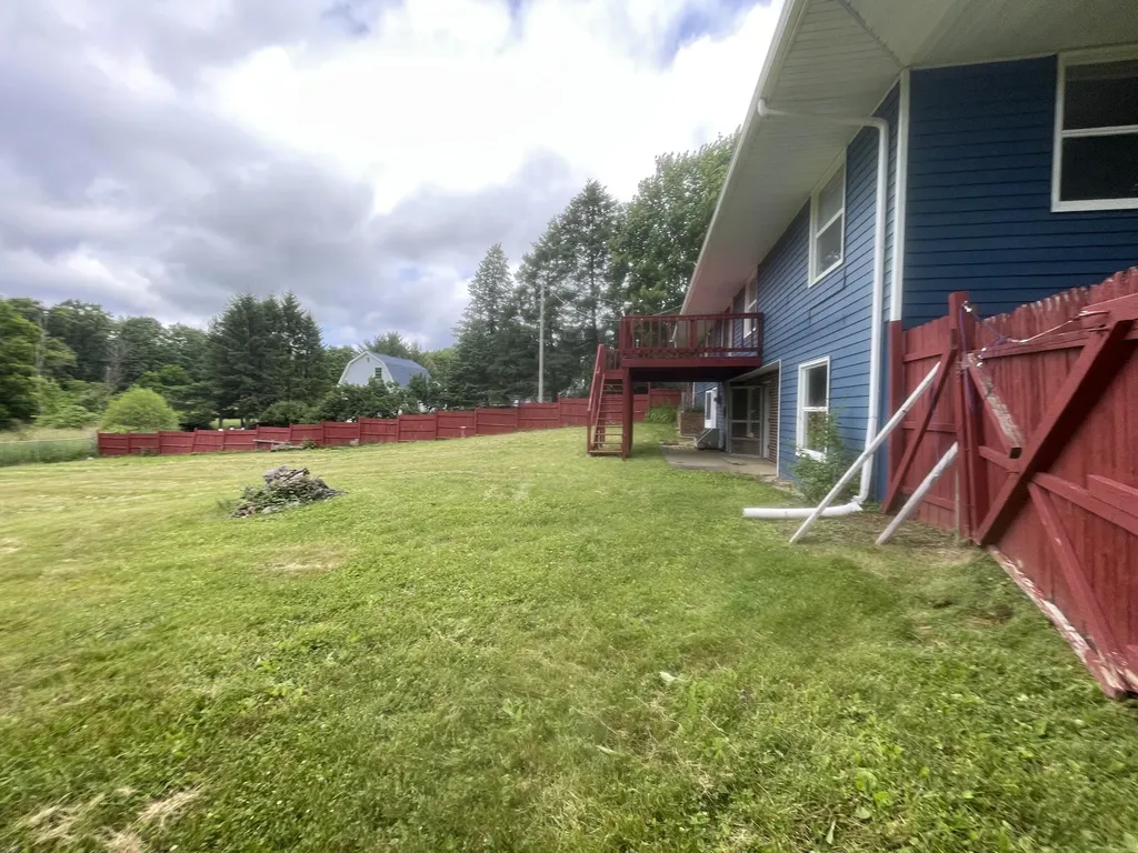 1806 Barr Street Hillsdale City MI 49242