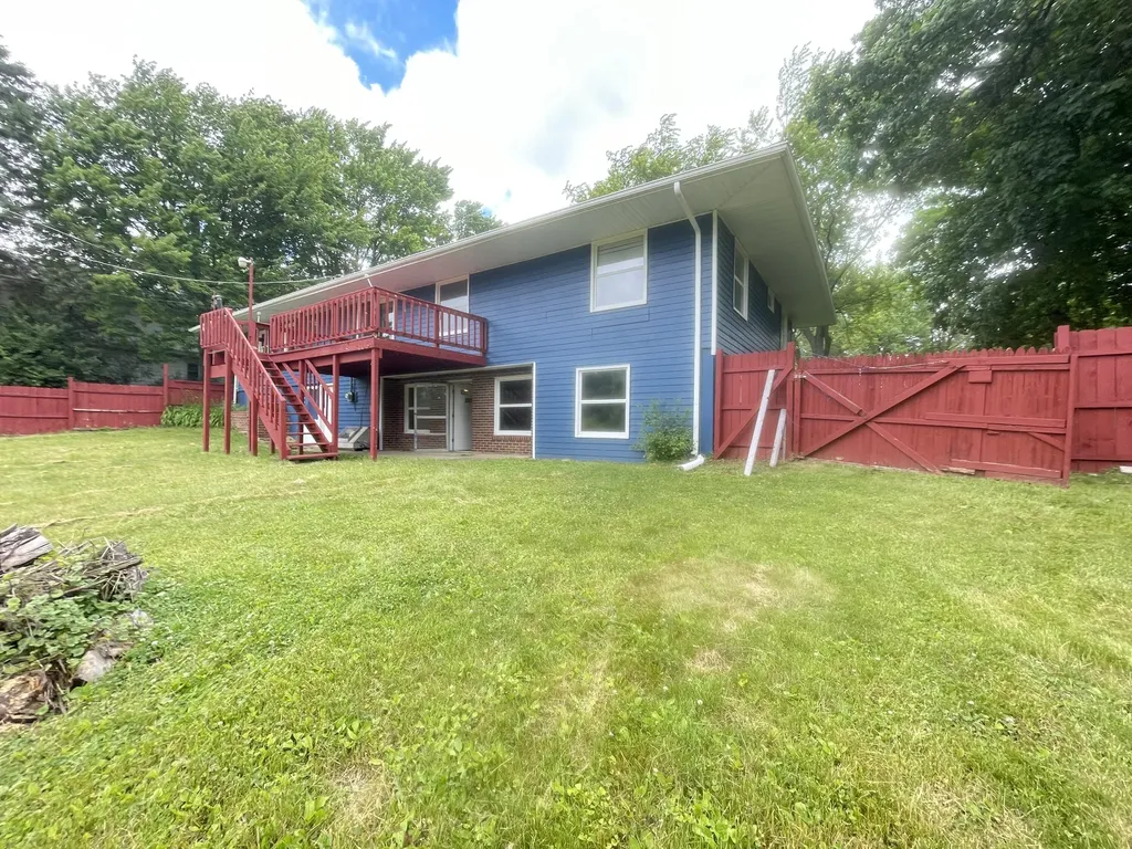 1806 Barr Street Hillsdale City MI 49242