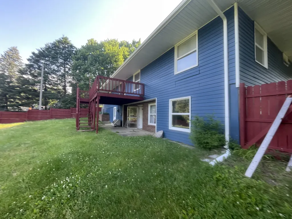 1806 Barr Street Hillsdale City MI 49242