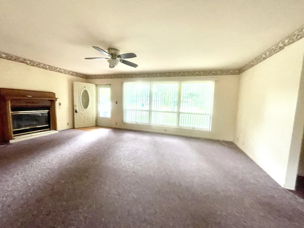 1806 Barr Street Hillsdale City MI 49242