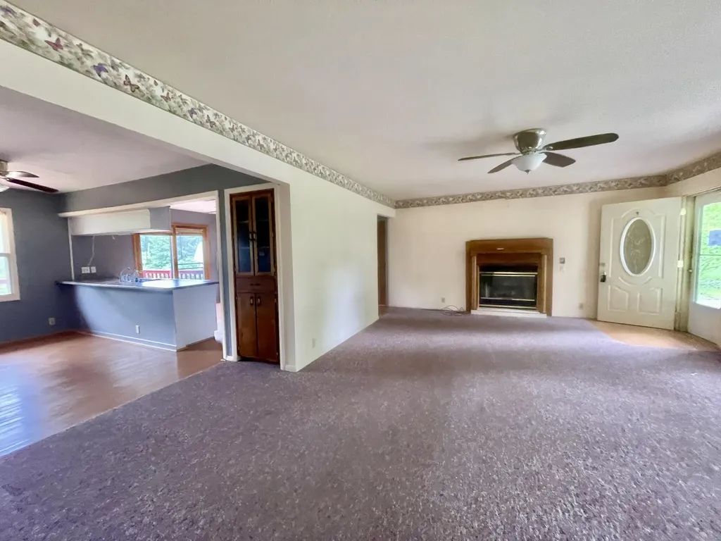 1806 Barr Street Hillsdale City MI 49242