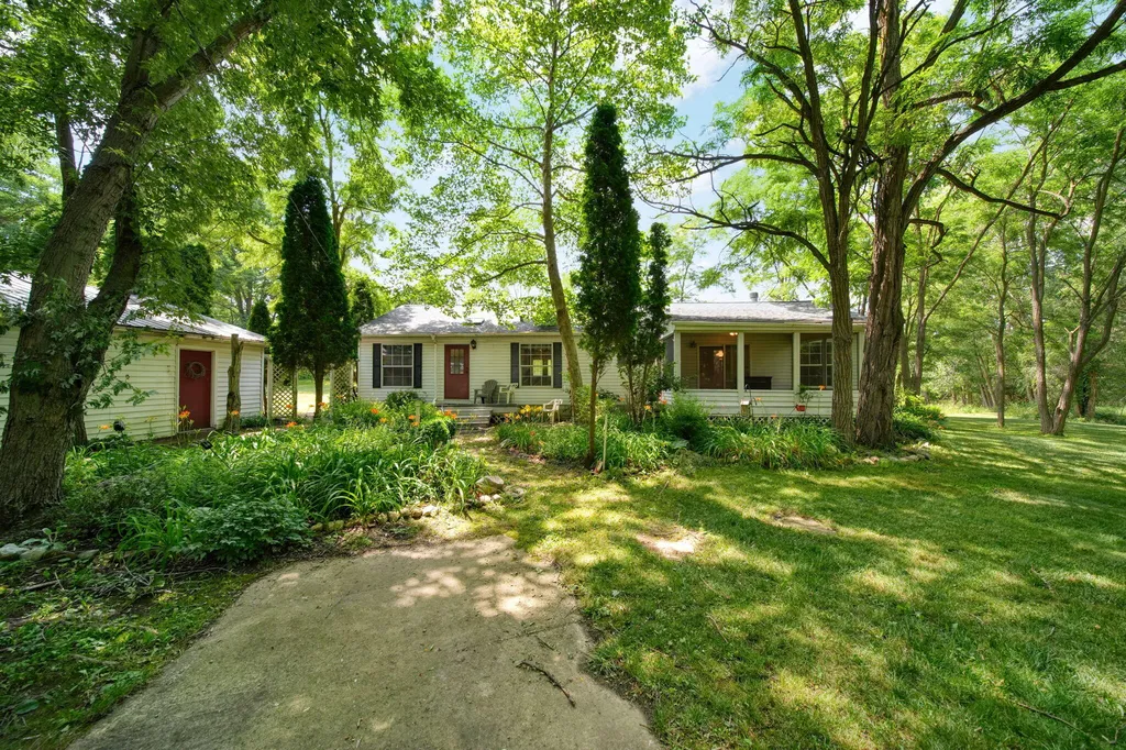 4490 Dey Highway Hudson Township MI 49247